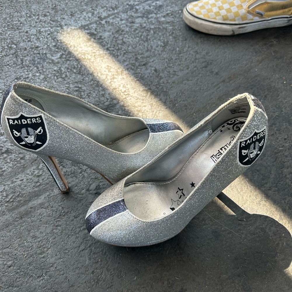 Raiders Sparkle high heels